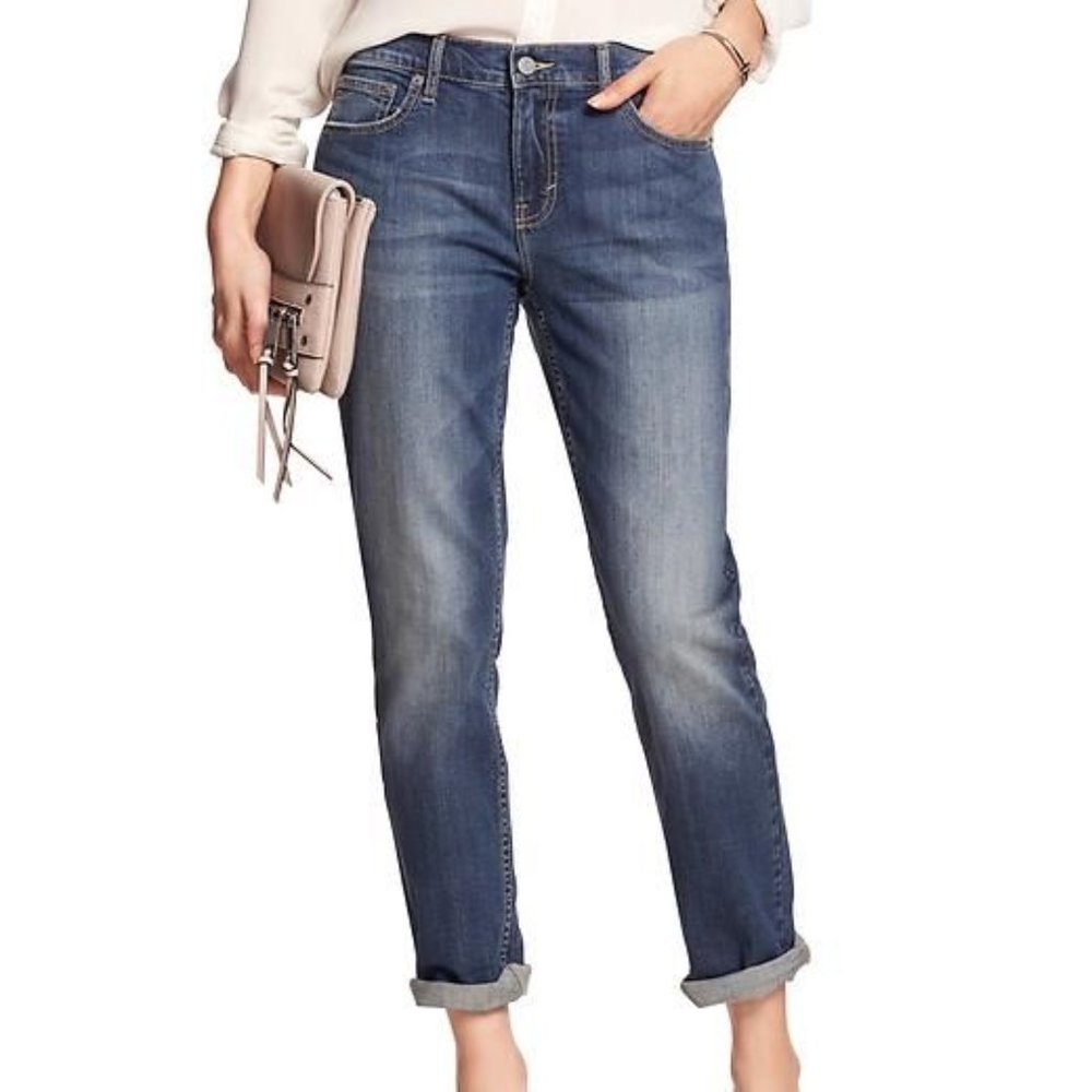 NWT Banana Republic Girlfriend Jeans 27 HEMMED